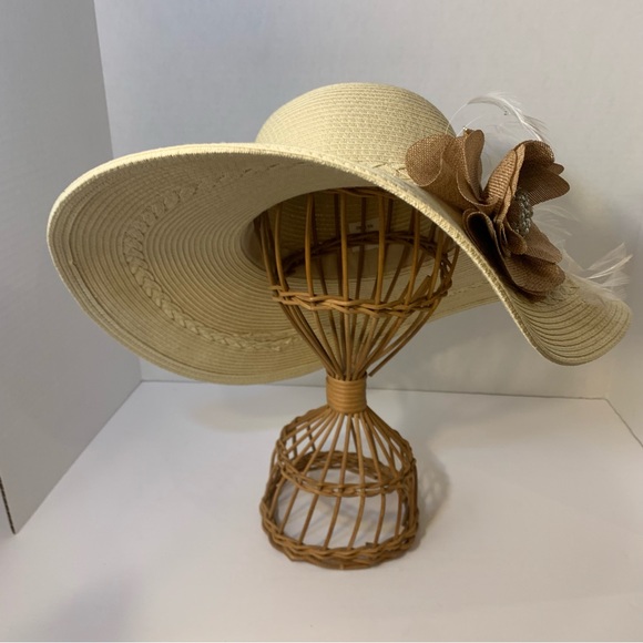 Large Brim 100% Paper Creme Hat One Size - Picture 2 of 10